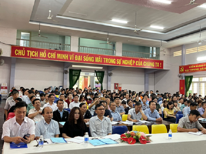 Ea H’Leo tổ chức Hội nghị tuyên truyền phố biến pháp luật tại Nhà Văn hoá huyện Ea H’Leo.